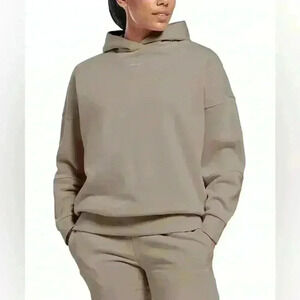 Reebok Women’s oversized hoodie, small, Ash